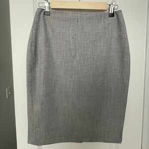 NWT. Banana republic. Gray pencil skirt. Size 0, runs big.